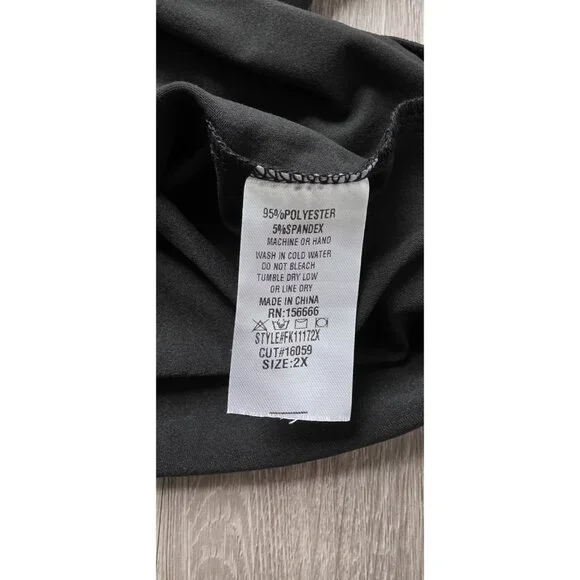 Free Kisses Black Long Sleeve Top Metal Accent Stretch Plus Size 2X - Picture 9 of 9